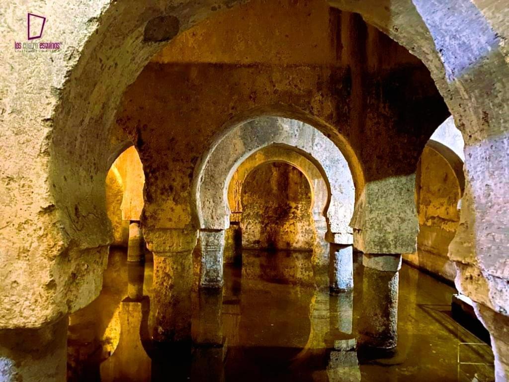 Las Cuatro Esquinas De Касерес Экстерьер фото
