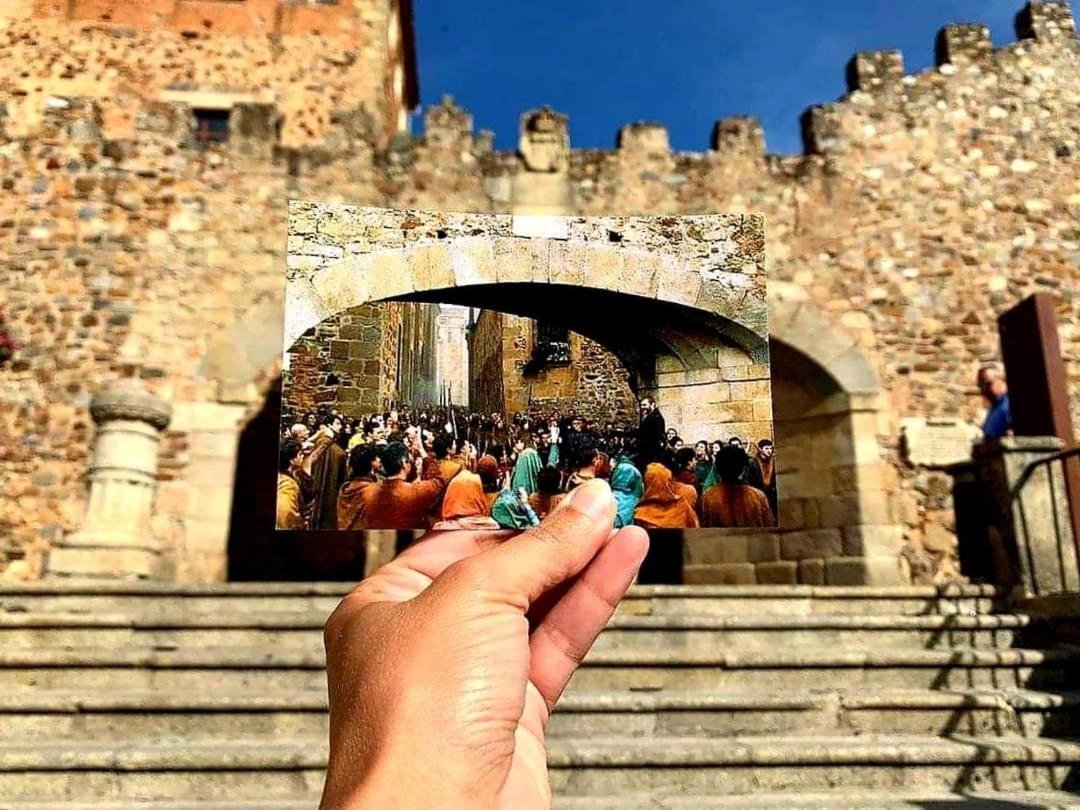 Las Cuatro Esquinas De Касерес Экстерьер фото